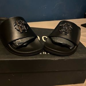 Brand Name size 9 men’s Roberto Cavilli Flip Flops